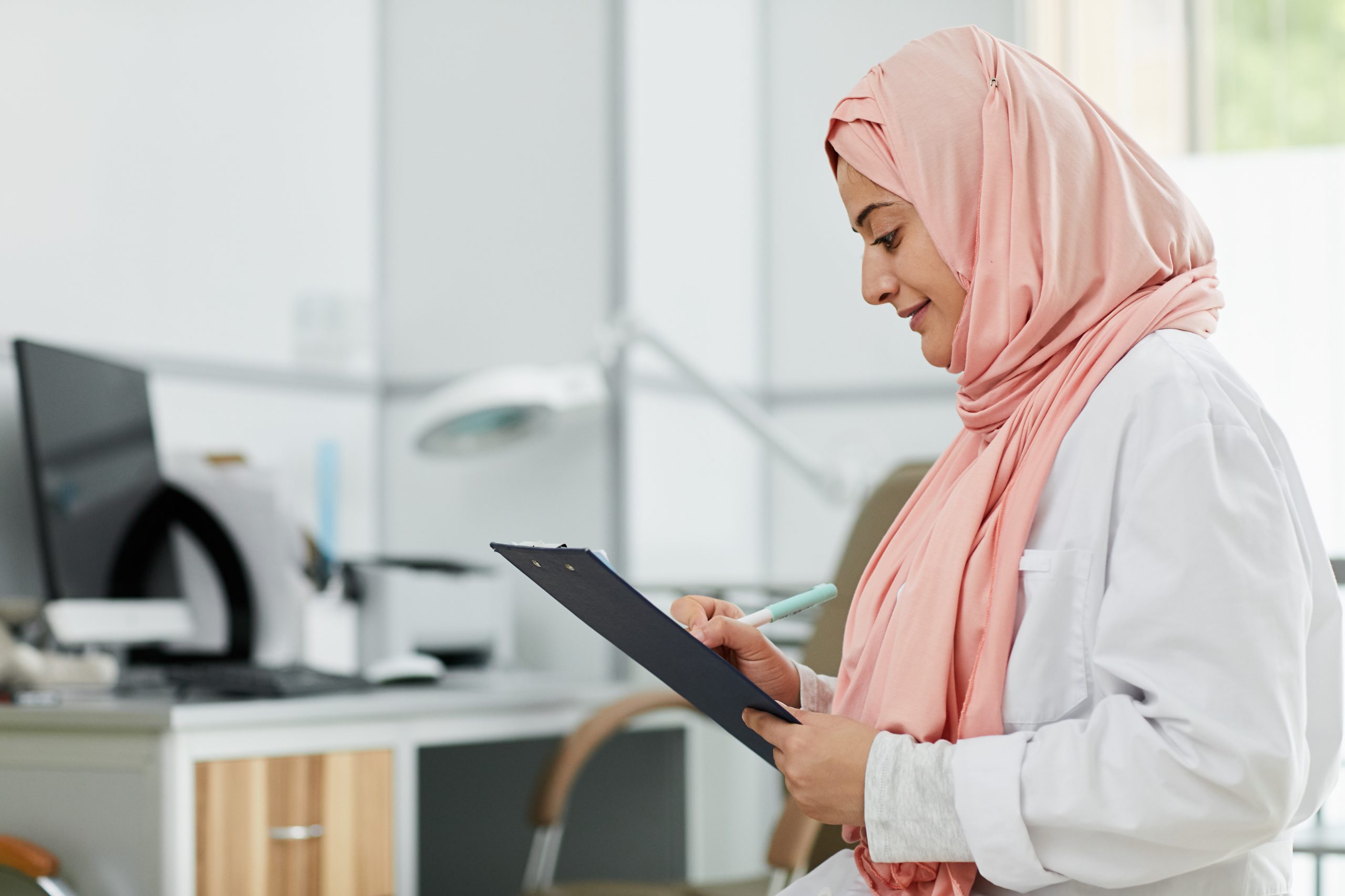 اقامت پرستاران در دبی